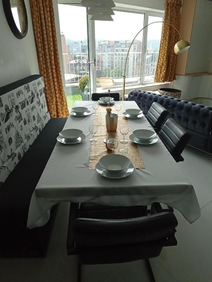 Liege Centre Mediacite Appartement Possible Parking Terrasse Immense 8Eme Pour 2 Personnes Luaran gambar